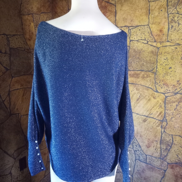 Elegant Navy Off-the-Shoulder Sweater - Picture 4 of 4
